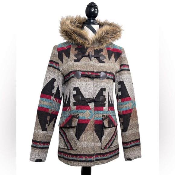 Western Aztec Yellowstone Boho Sz M Faux Fur Hooded Jacket - Picture 4 of 14